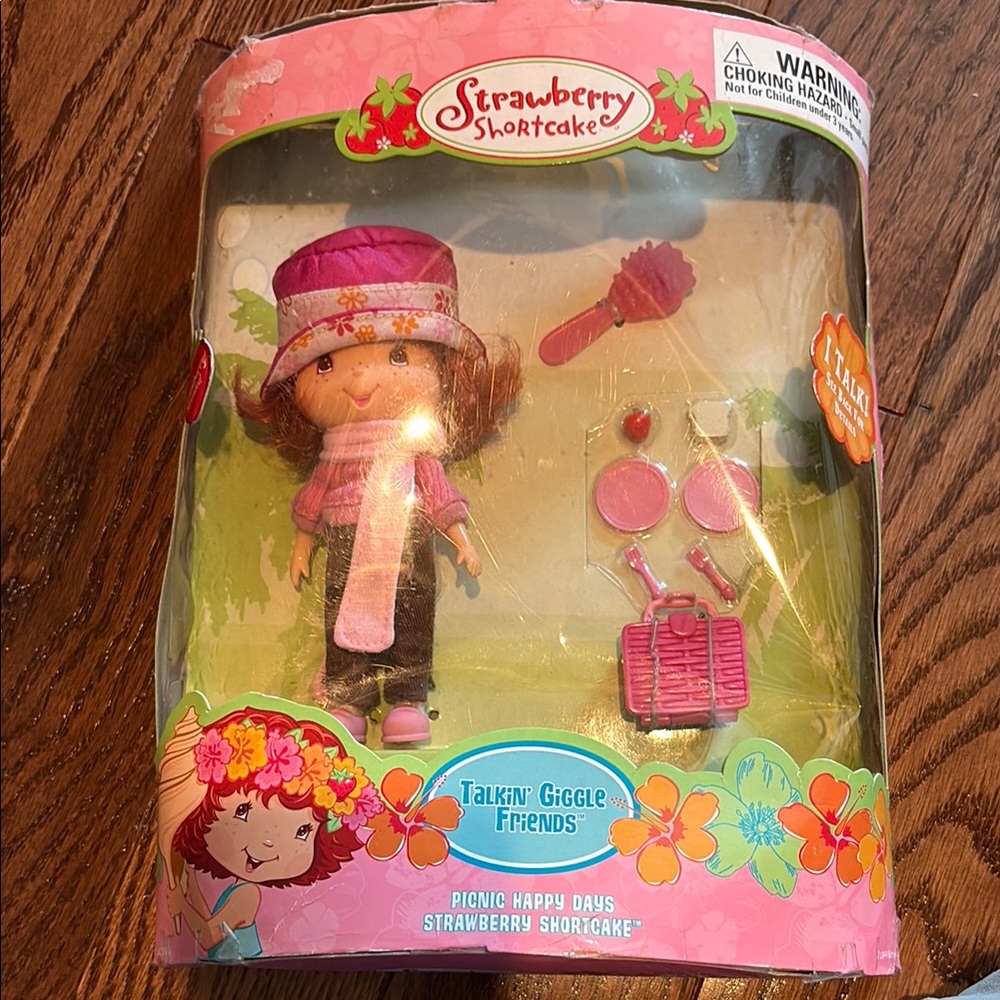 Strawberry Shortcake Doll with Accessories. Bandai. Picnic happy days